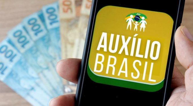 Com novo valor, Auxílio Brasil começa a ser pago nesta terça