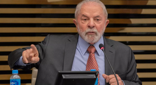 Vídeo: Lula alerta Fiesp sobre ocupação chinesa no Brasil, diz que situação é grave e precisa ser revertida