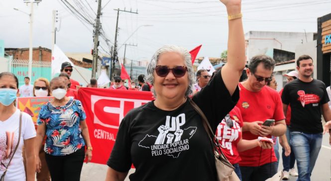 Jornalista lança candidatura à deputada federal por Alagoas