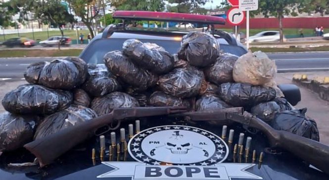 Polícia prende dupla com armas e quase 30 kg de maconha em estacionamento do Pátio Maceió