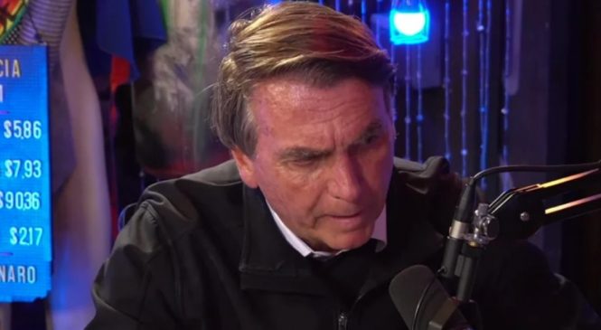 Bolsonaro mente sobre pandemia e fome no Brasil em podcast com novo recorde de audiência