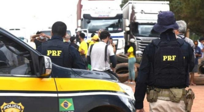 PRF ainda registra bloqueios de rodovias em ao menos sete estados