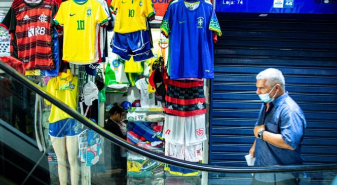 Shopping Popular já oferece produtos para torcida na Copa do Mundo