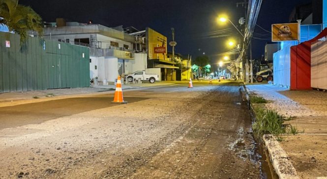 Rua Jangadeiros Alagoanos passa por recuperação após 18 anos sem recapeamento