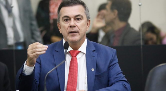 Deputado Ronaldo Medeiros classifica como antidemocrática ação de bloqueio de rodovias