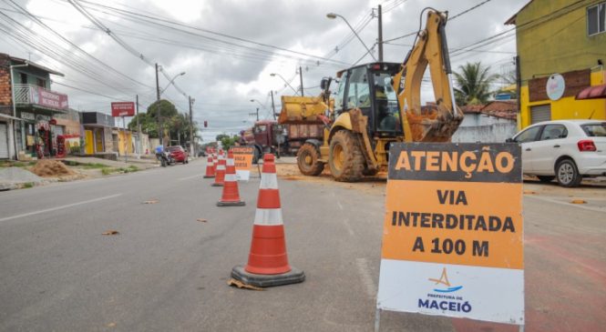 Prefeitura de Maceió instala nova rede de drenagem em via da Santa Lúcia