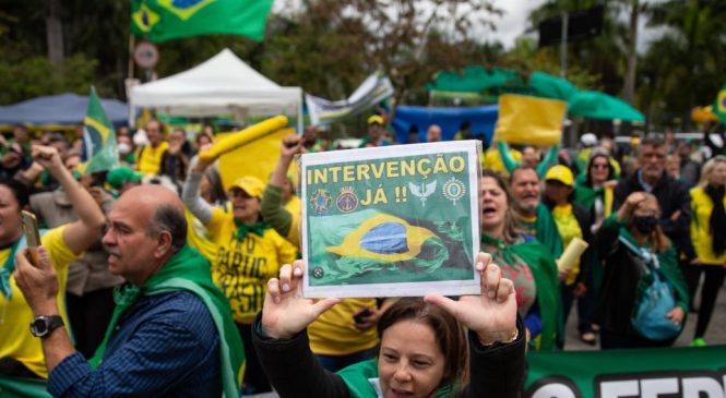 Bolsonaristas fazem campanha para boicotar os jogos do Brasil na Copa