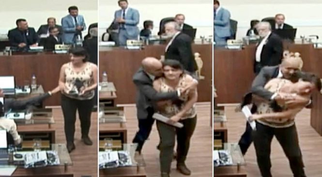 Vídeo: Vereadora do PT é agarrada e beijada à força por parlamentar do PSC durante sessão