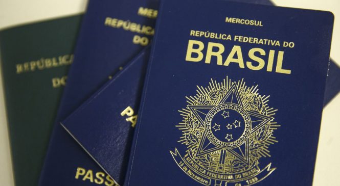 Polícia Federal retoma emissão de passaportes