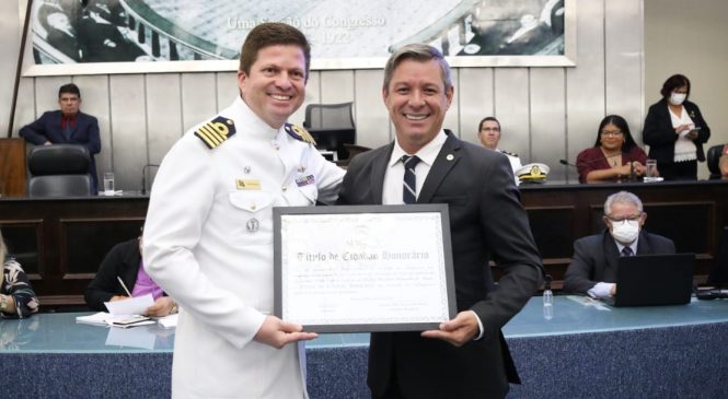 Capitão de Mar e Guerra recebe Título de Cidadão Alagoano