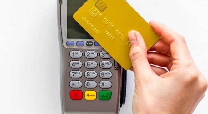 Alerta: Novo golpe no pagamento com cartão de crédito por aproximação