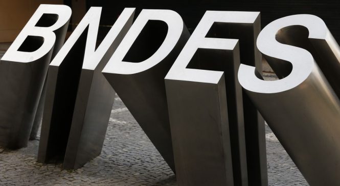 Conselho aprova nomes de Mercadante para presidente do BNDES