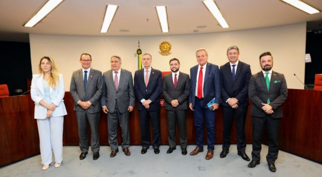 Ministro Barroso recebe vice-governadores para audiência sobre ICMS