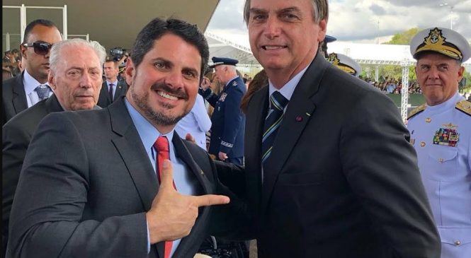 Vídeos: Marcos do Val renuncia e acusa Bolsonaro de pressiona-lo para participar de golpe