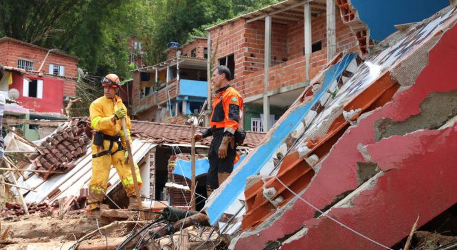 Bombeiros encontram última pessoa desaparecida em São Sebastião