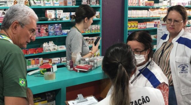 Vigilância Sanitária apreende 300 kg de produtos veterinários vencidos na parte alta da cidade