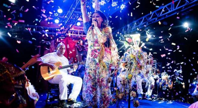 E hoje tem a diva Wilma Araújo fazendo o show do carnaval em Jaraguá