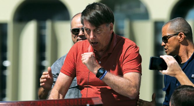 Bolsonaro retoma ataques a justiça eleitoral e diz TSE foi quem elegeu Lula