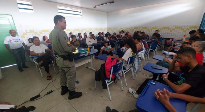 Forças policiais intensificam ações e visitas a escolas de Alagoas