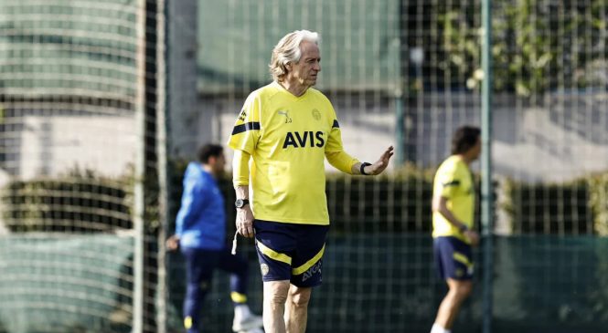 Nome de Jorge Jesus ganha força nos bastidores da CBF