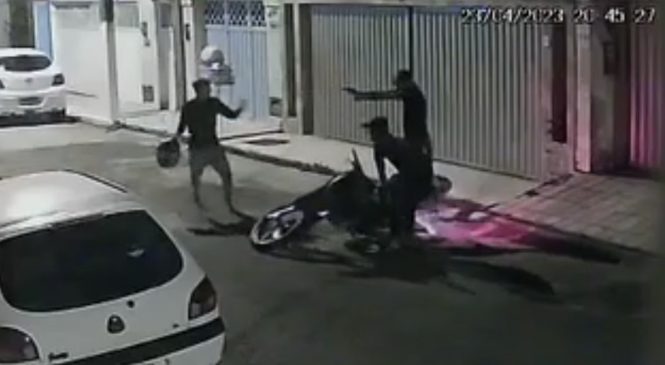 Vídeo: Homem reage a assalto e é assassinado na Jatiúca