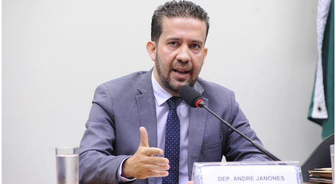 Deputado Janones diz ter evidências para afirmar que ‘bolsonarismo é neo-nazismo’