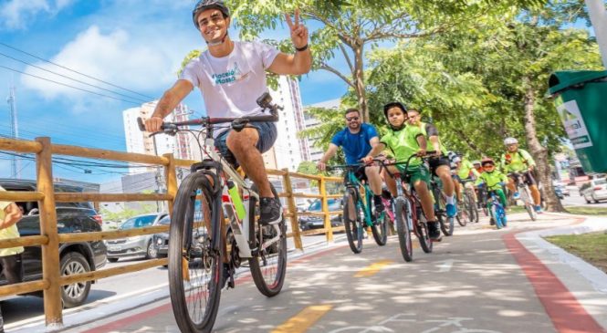 JHC inaugura ciclovia da Fernandes Lima para 300 mil ciclistas