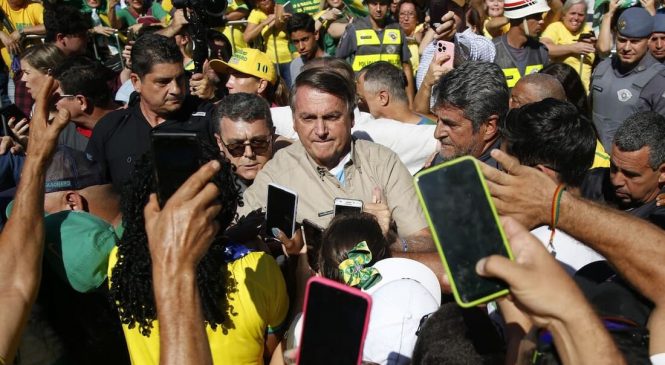 Apoiadores recebem Bolsonaro com gritos de ‘mito’ na Agrishow em Ribeirão Preto