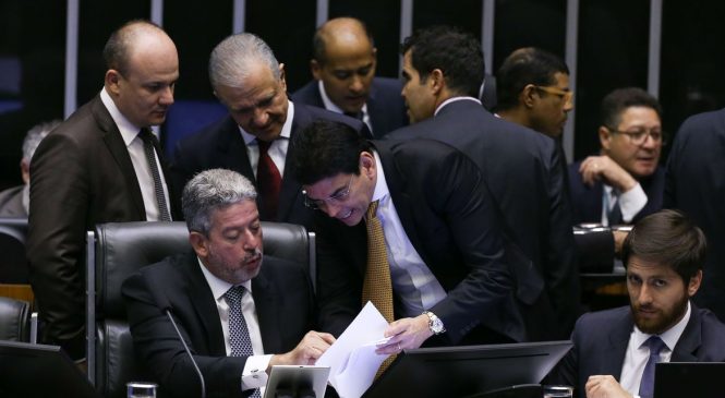 Bolsonaristas decidem boicotar a reforma tributária em debate no Congresso