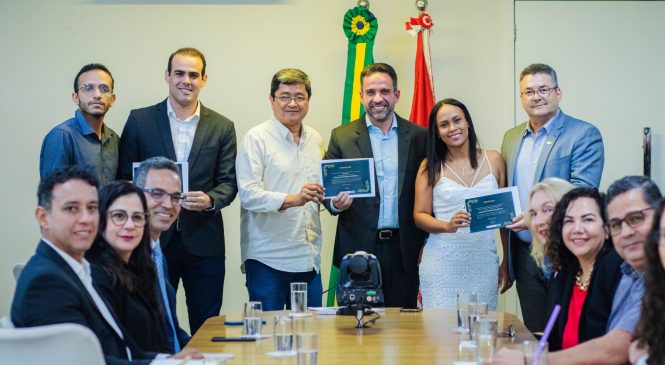 Paulo Dantas entrega 32 certificados do Prêmio Excelência Acadêmica