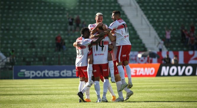 CRB vence o Guarani no retorno de Daniel Paulista e respira na Série B