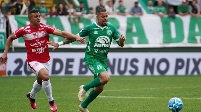 CRB perde para a Chapecoense na Arena Condá e estaciona na 12ª posição da Série B