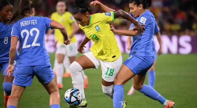 Seleção Brasileira vacila no fim e perde para a França na Copa do Mundo de Futebol Feminina