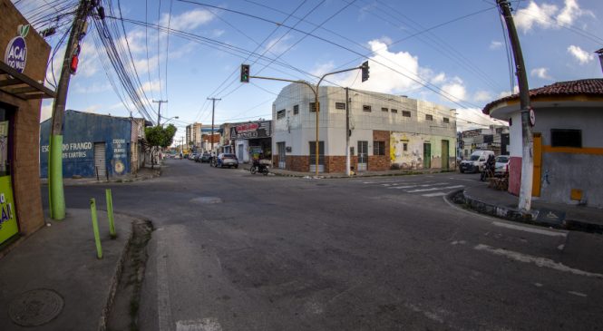 Obra em rede de drenagem modifica trânsito no Poço neste domingo