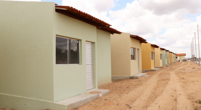 Governo de Alagoas entrega conjunto habitacional no município de Dois Riachos
