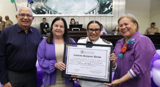 Tenente-coronel Márcia Danielli Assunção é homenageada com a Comenda Sargento Adeildo