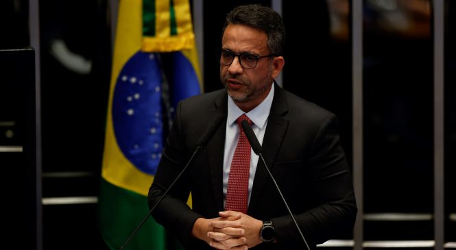 Dantas defende, em Brasília, reforma tributária mais justa para diminuir a desigualdade econômica