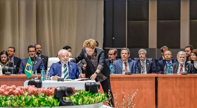 Lula diz que moeda do Brics reduzirá vulnerabilidades