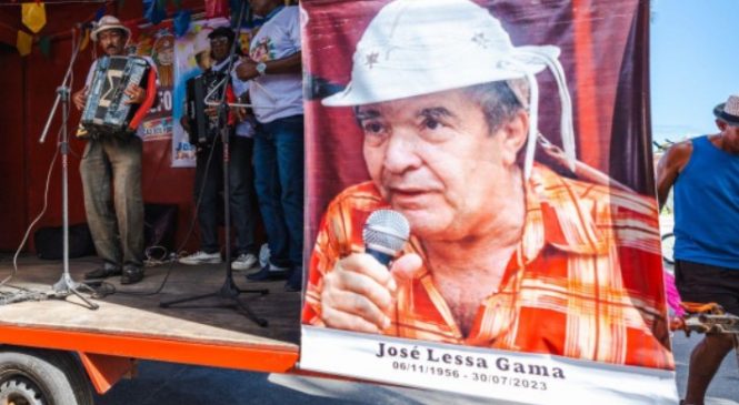 José Lessa é homenageado no Palco Móvel, na rua aberta da Ponta Verde