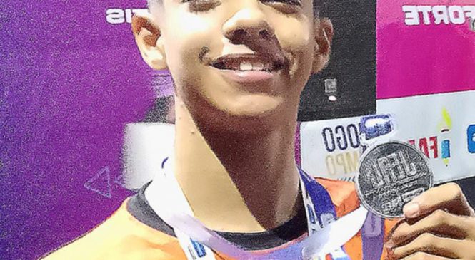 Aluno da escola Souza Barbosa em Paulo jacinto conquista medalha de prata no Jeal