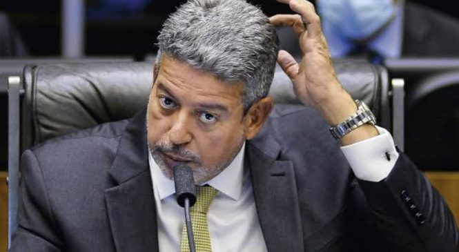 Lira vai jogar no lixo pedido de impeachment de Lula