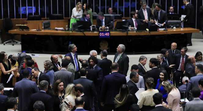 Deputados federais fazem a festa dos parentes prefeitos com emendas pix