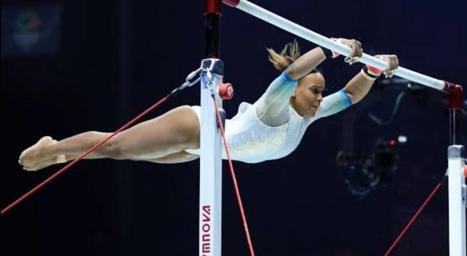 Rebeca Andrade leva prata nas barras assimétricas na Copa do Mundo