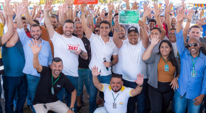 JHC prestigia taxistas e destaca pacto social em defesa da categoria