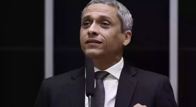 Após divulgar vídeo com informações mentirosas, deputado Gayer apaga o conteúdo das redes sociais