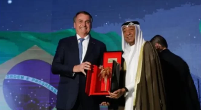 Bolsonaro ficou com presentes de alto valor comercial, segundo TCU