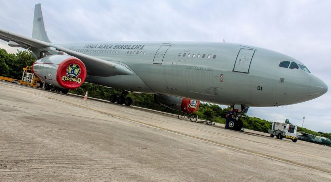 Sexto avião com brasileiros repatriados chega ao Rio de Janeiro