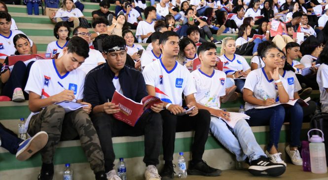 Mais de 10 mil estudantes da rede estadual participam dos aulões em Maceió e Arapiraca