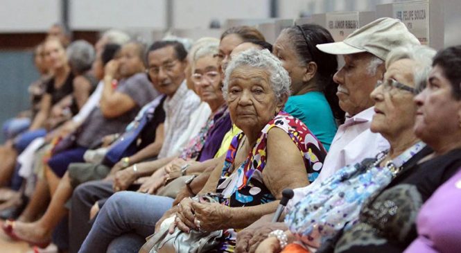 IBGE: Brasil envelheceu e população com 65 anos ou mais sobe quase 60% em 12 anos