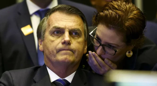 Bolsonaro volta a atacar o TSE às vésperas de julgamento
